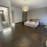 Relais Petruzzelli 3* בארי